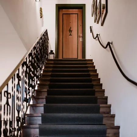 Reith Apartment *
